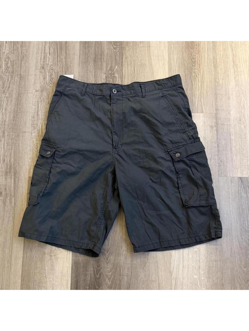 Levi's black cargo shorts size 40 lightweight #cargo #summer